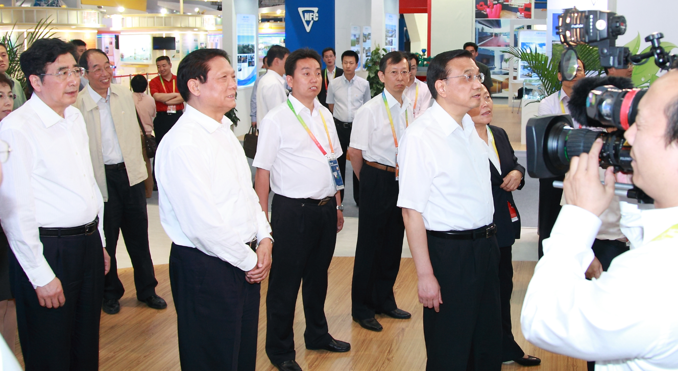 2012年6月1日中國國務院總理李克強參觀第三屆中國服務貿易交易會.png